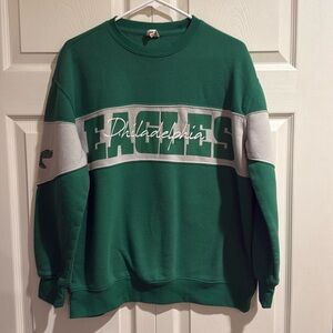 Men’s NFL Eagle sweatshirt. Great used condition.
